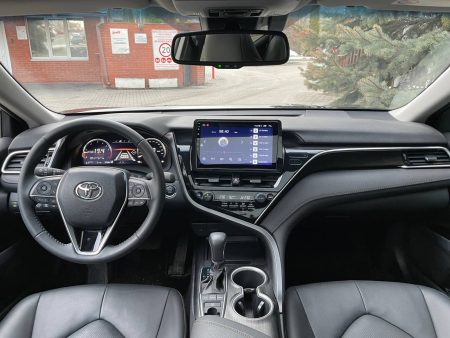 Аренда TOYOTA CAMRY 2023