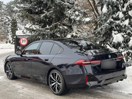 Аренда BMW 5 серии 530i xDrive в Москве