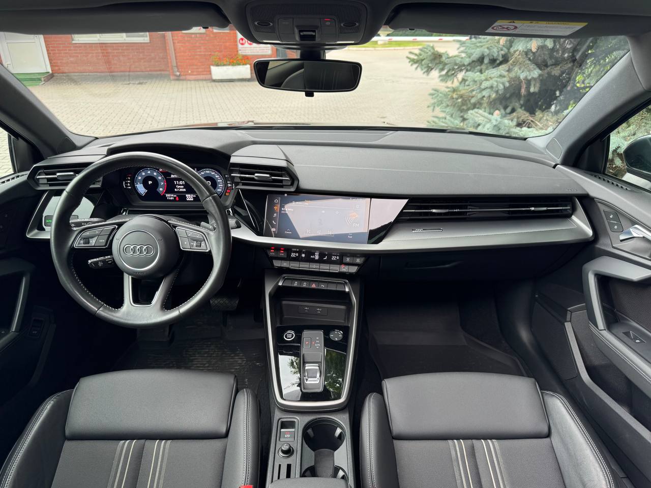 Салон Audi A3 2022 для аренды без водителя